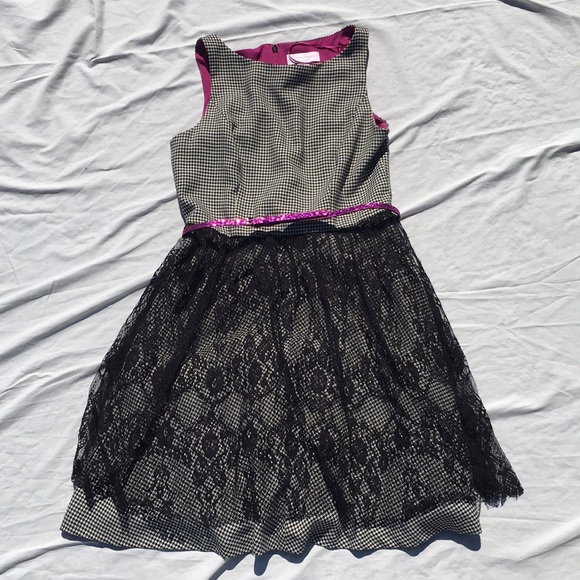 Jessica Simpson Dresses & Skirts - Houndstooth and Lace Dress